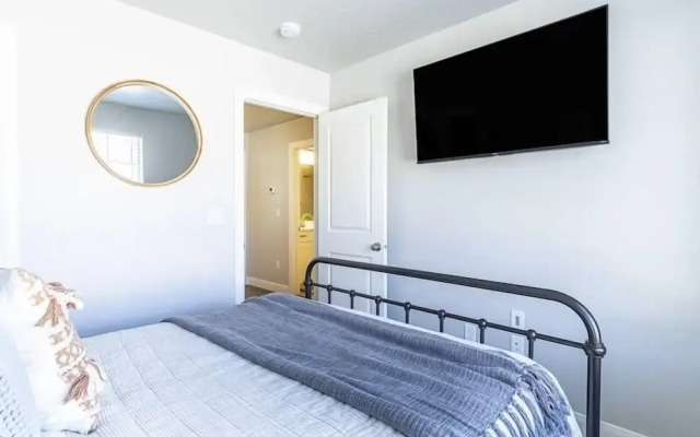 Escondido Escape 3 Bedroom Townhouse