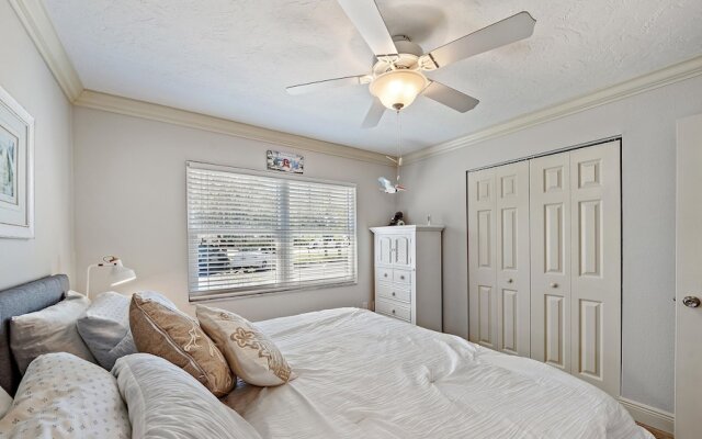 Sunset Sanctuary 2 Bedroom Condo by RedAwning
