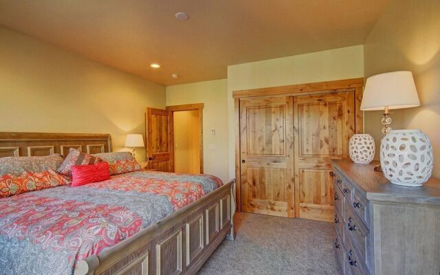 Maggie Point 3 Br condo by RedAwning