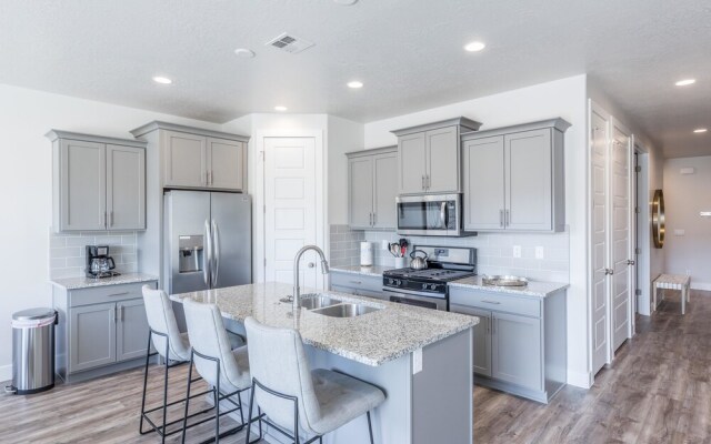 Retreat At The Ledges