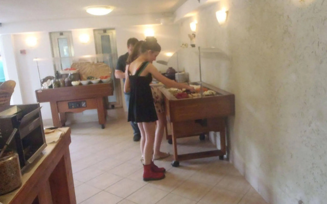 Hotel Marom