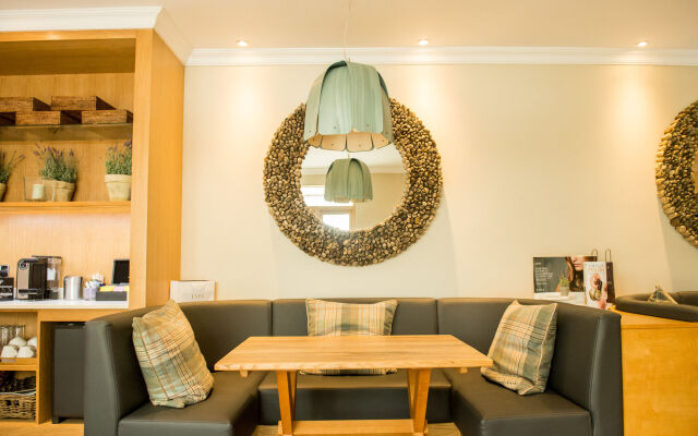 North Lakes Hotel And Spa