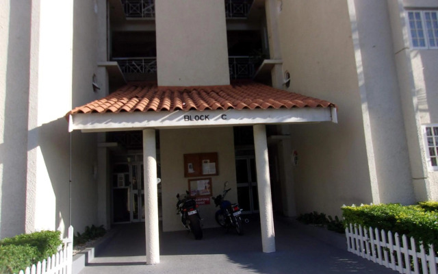 Central Oaklands Kingston Apt