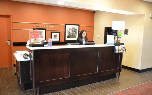 Hampton Inn & Suites Jamestown, ND