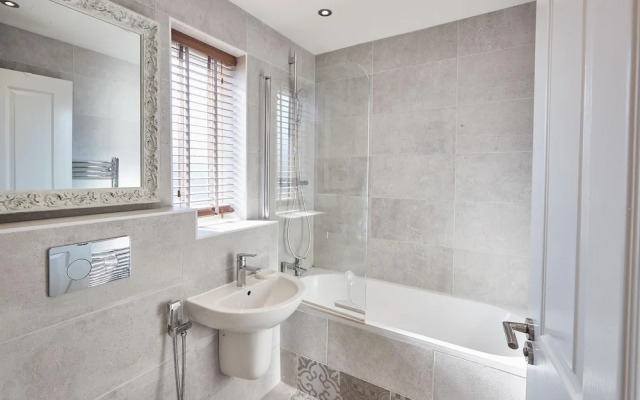 Host Stay Greenfinch Road