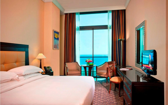 Raouche Arjaan by Rotana Hotel