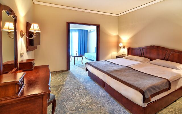 Grifid Aqua Club Bolero