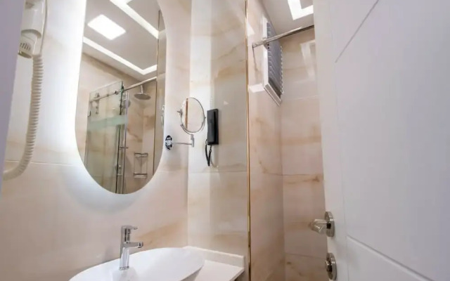 Maa Hotel and Suites