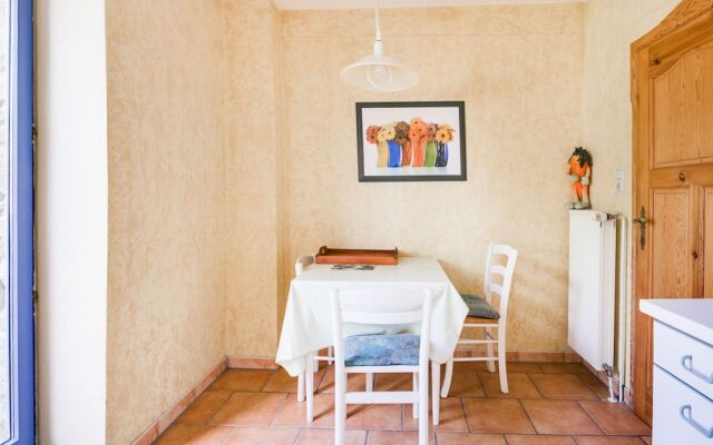 Charming Sea View Apartment in Lozen