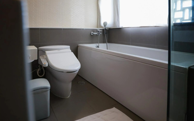 Balcony Courtyard Si Racha Hotel & Serviced Apartments