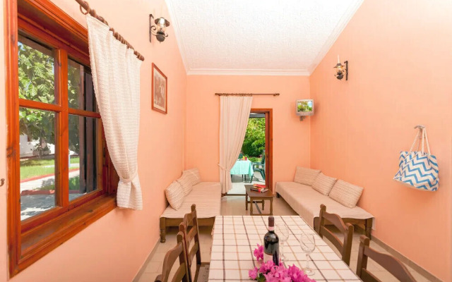 Alykes Park Bungalows & Apt