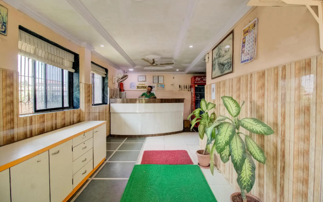 Sristi Palace by OYO Rooms