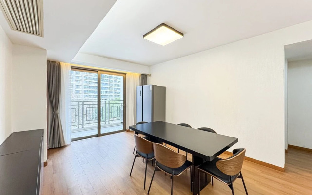 Tyms Entire bedroom Apt By Takashimaya