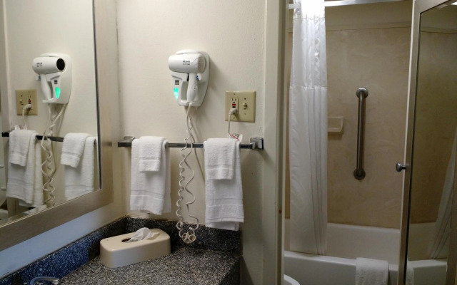 Quality Inn & Suites Conference Center