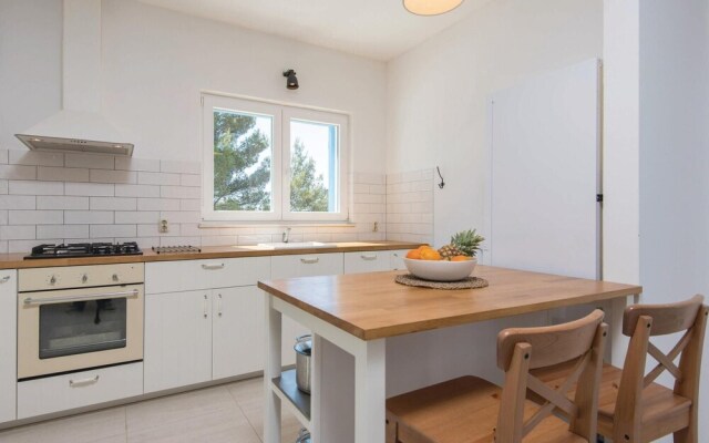 Beautiful Home in Zrnovo With Wifi and 3 Bedrooms