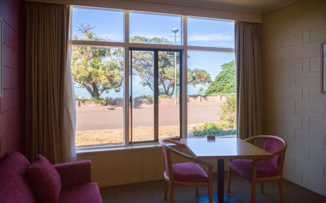 Foreshore Motor Inn