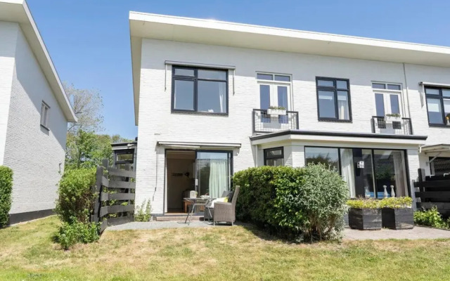 Cozy Texel Retreat With Garden
