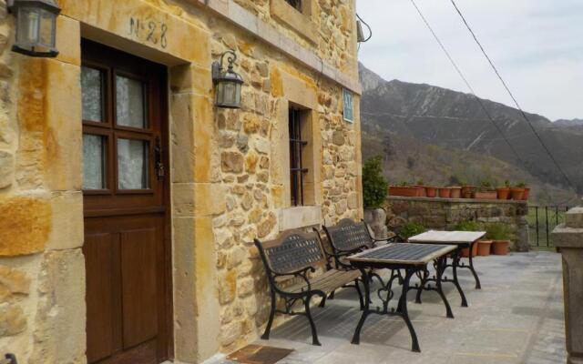 Apartamentos Rurales La Husteriza