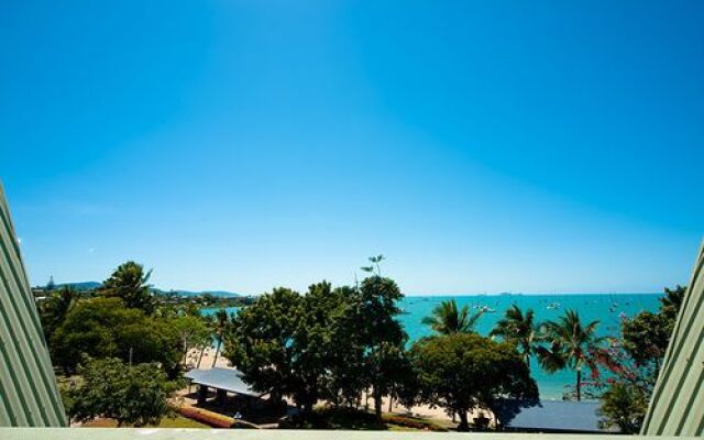 Airlie Waterfront Accomodation - Hostel