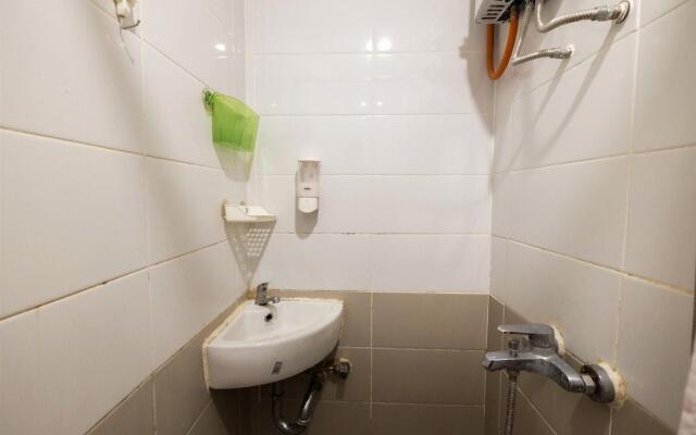 Comfort 2BR with Pool View Green Pramuka City Apartment