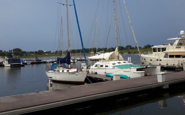 Happy Home At Teega Residence