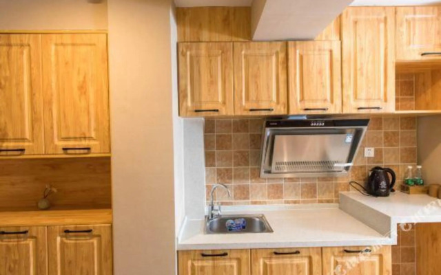 Borui Huijing Apartment