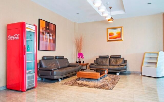 RedDoorz Plus Near ITC Fatmawati