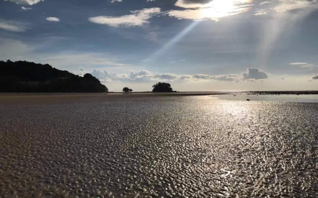 Dwell Phuket Airport