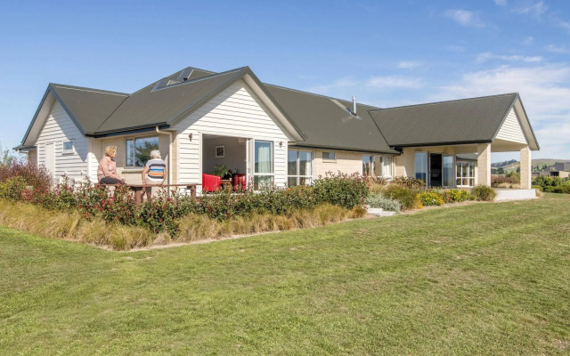 Ribbonwood Country House