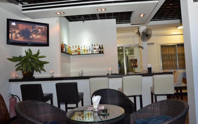 Nou's River Hotel