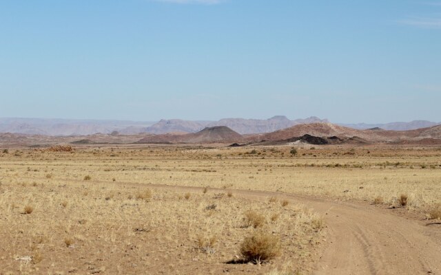 Sandfontein Lodge & Nature Reserve