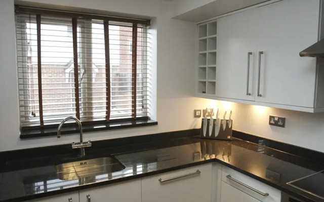 2 Bed Apt in Chorleywood Near Station