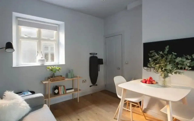 St Catherine s Hospital - Superior Apartment