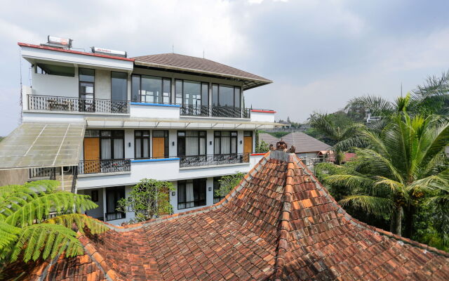 RedDoorz @ Sersan Bajuri atas