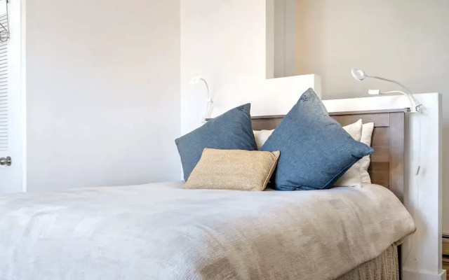Beachwood Getaway Sleeps 10!