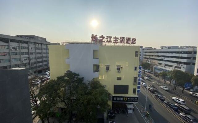 Changzhijiang Theme Hotel (Shantou Changjiang Road Xinyi City)