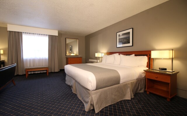 Clarion Pointe
