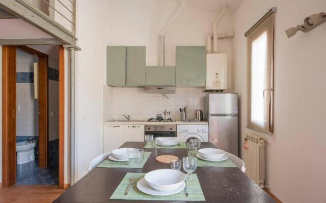 ALTIDO Spacious Apt for 4 in Pisan Residential Area