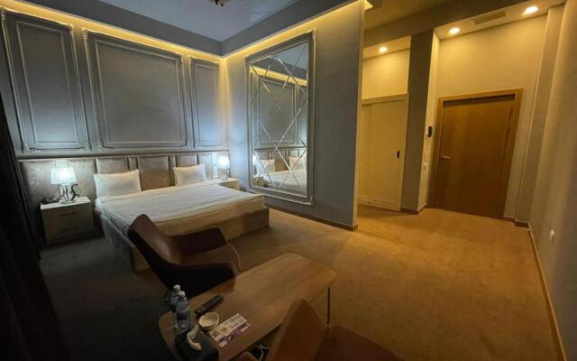 Paradise Hotel Baku