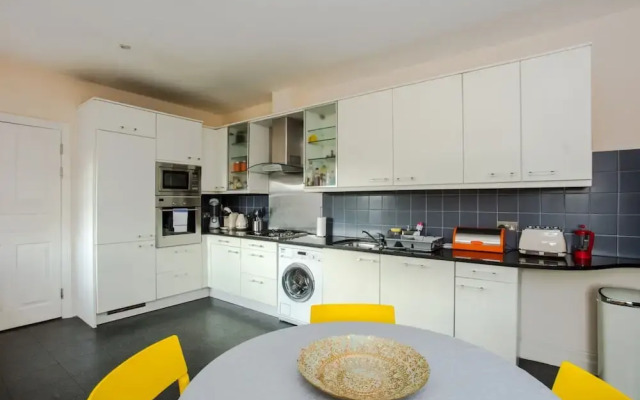 Luxury 2 Bedroom Apartment in London Bridge