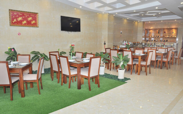 Queen Central Hotel