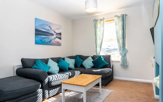 Comfy, 2 Bed House, Sleeps 6 with Garden and Free Parking in Cheltenham
