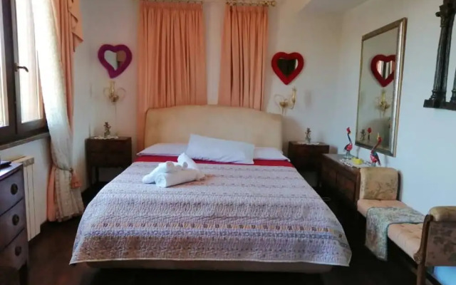 Villa Sleeps 6 With Garden and Gym