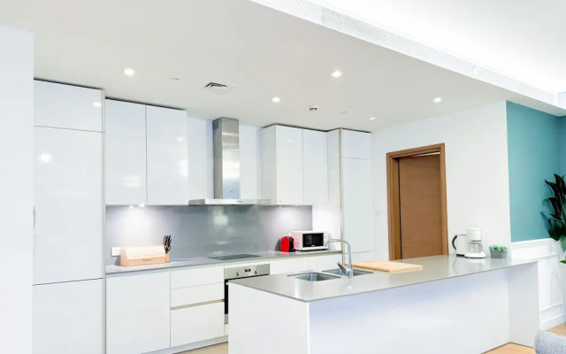 Aya - Impeccable 1BR Apartment with Balcony in City Walk