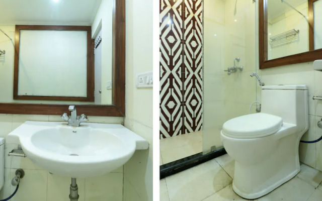 Naaz Hotel