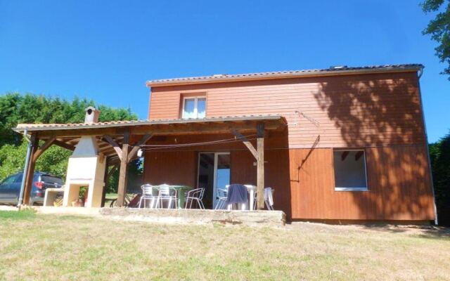 House With 4 Bedrooms in Saint-félix-de-reillac-et-mortemart, With Poo