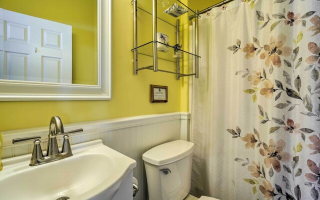 Breezy Wildwood Condo ~ 2 Blocks to Beach!