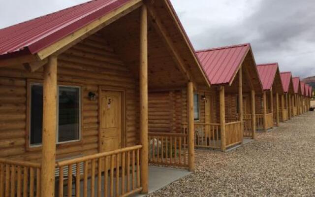 Bryce Canyon Log Cabins