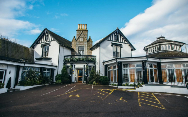 Palm Court Hotel