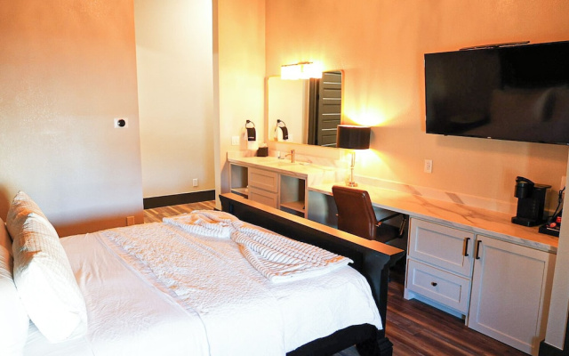 Brick Street Hotel